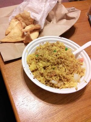 I ordered fried rice and crab Rangoons.The food is delicious!