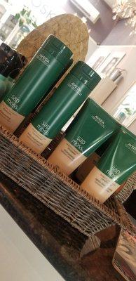 We love a great throwback and Avedas Sap Moss Weightless hydration is everything we remember and love!!!