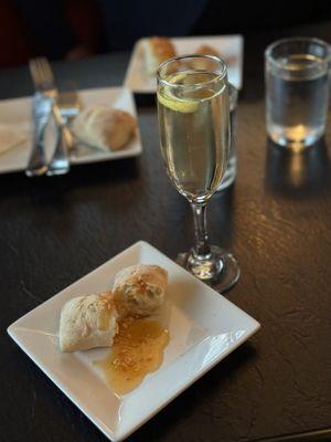 Prosecco and bread as a starter. Delish!