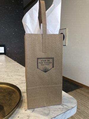 Gift bag for wines to-go