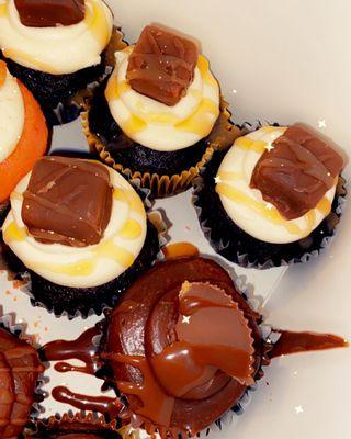 Chocolate and caramel cupcakes