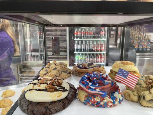 Turtle Cheesecake Cookie, 'Mercian Pride, life liberty and m&ms, nutty and jelly, banana pudding cookies