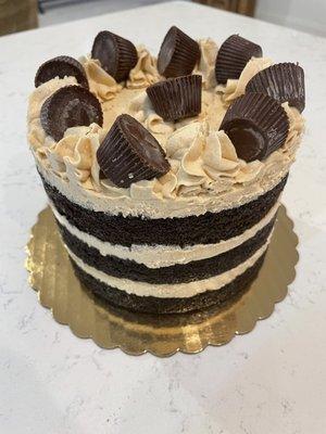 Chocolate cake with peanut butter buttercream icing