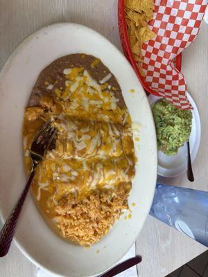 Enchilada Tamale Combo w/Guacamole