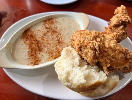 Fried chicken biscuit & gravy