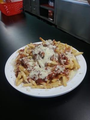 Pizza fries. An era dish from the 50s. Popular amongst greasers