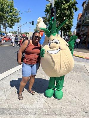 Me and the Garlic Mascot