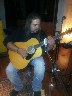 Recording acoustic guitar tracks