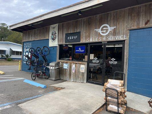 Santos Trailside Bike Shop