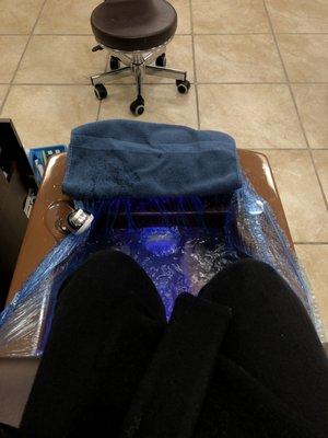 pedicure tub :-) nice and clean, and also they adjust the heat setting on here for you!