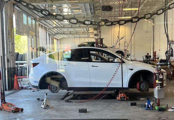 Use of "pucks" while lifting/supporting the car