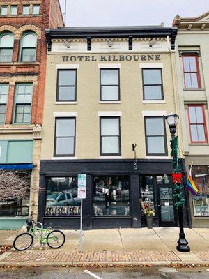 This is a renovated three-story building in the heart of downtown.  Something like nine rooms total, plus the restaurant and bar.