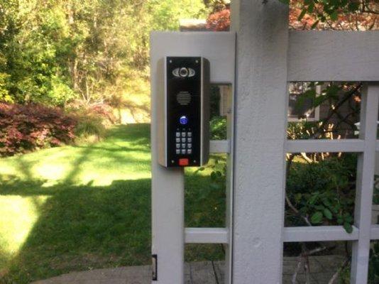 This is the intercom that R&S sold to me and installed in my home pedestrian gate.