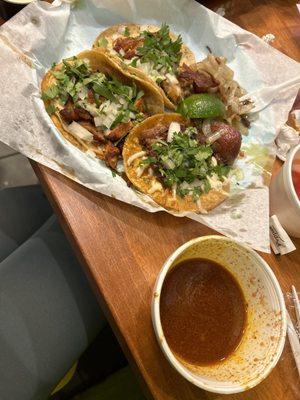 quesa burria taco, el pastor, carnitas