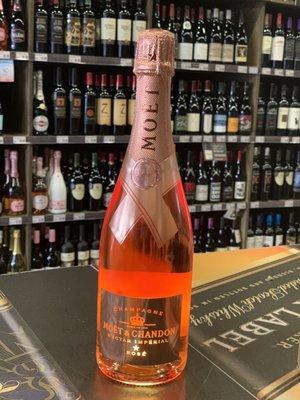 Moët Nectar Imperial Rose light up luminous