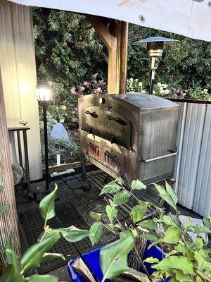 Outdoor pizza oven