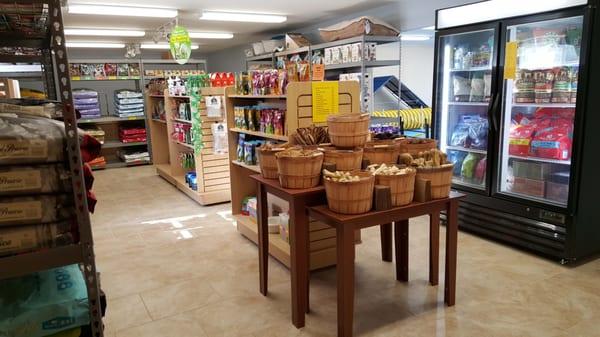 The Food Room, with largest selection of natural bulk treats and Frozen Raw Food in the Central Mountains.