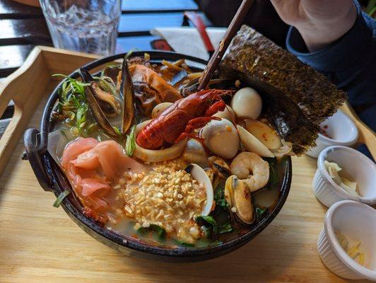 Seafood ramen