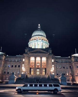 Ford Excursion Idaho State Capitol