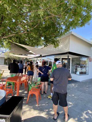 08.06.23 line for shave ice