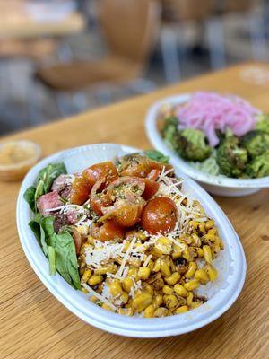 Steak Bowl with tomatoes & roasted corn