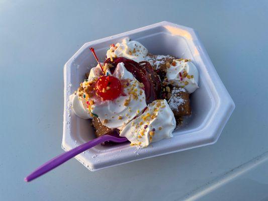 Raspberry cheesecake special sundae