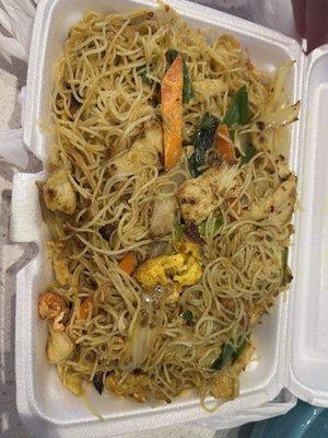 Singapore Chow Mein Fun with only chicken