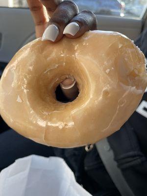 Hot & Fresh Glazed Donut (too bad it's not mine :( )