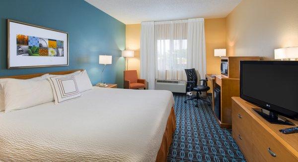 Specially designed to help you rest better and work in comfort, our Pensacola lodging ensures you'll never miss a beat.