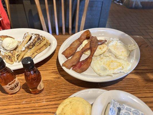 French toast, bacon & fried eggs over medium