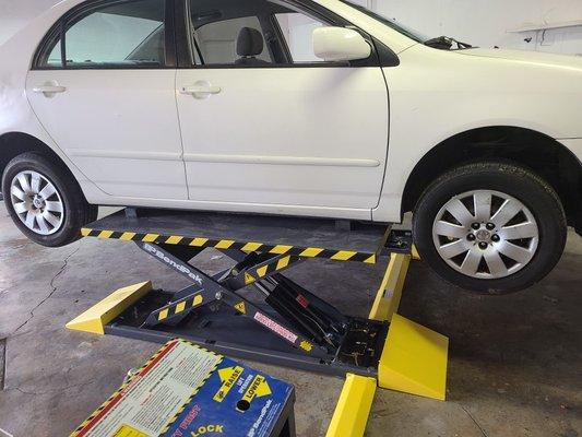 Sacramento Smog Test & Repair - here is a shot of our mid-rise lift.