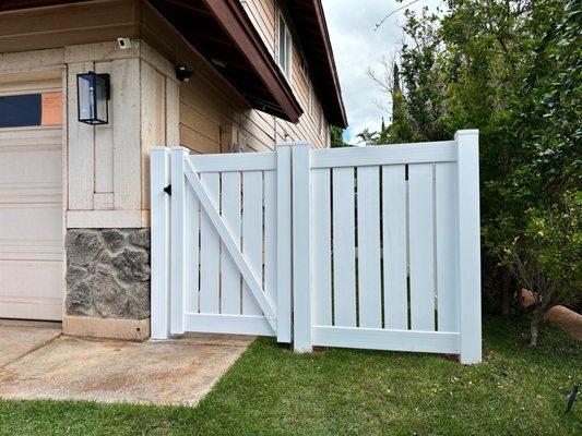 Best Vinyl Fence & Deck