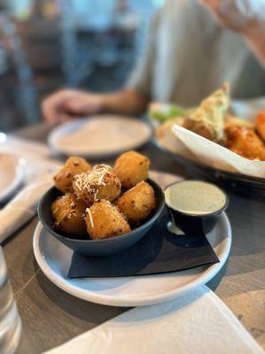 Mac & cheese bites