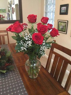 Excellent service, very friendly and helpful.  I had a beautiful arrangement of a dozen red roses delivered to my wife on our anniversary.