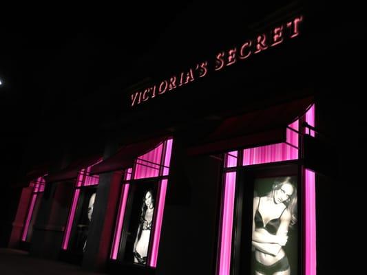 Victoria's Secret - St. John's town center - newly remodeled