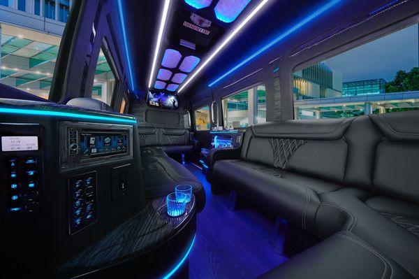 Sprinter Limo 

(interior)