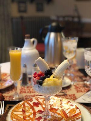 "Banana splits" at breakfast with organic orange juice