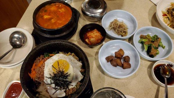 Bibimbab and sun du bu chige, with the banchan