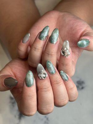 Emerald marbles birthday nails