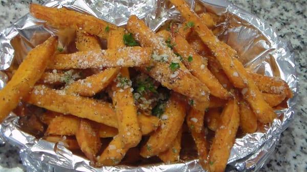 When dining at Poppy's Pizza, be sure and order some sweet potato fries! They are well seasoned and excellent!