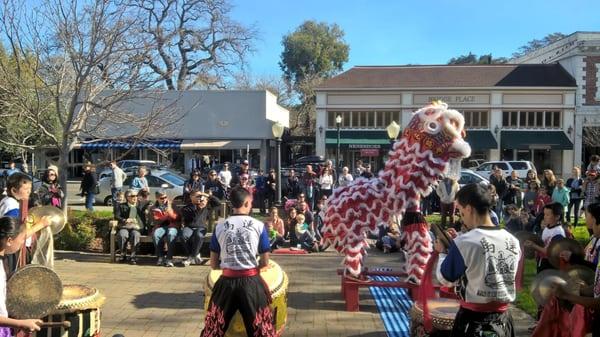 Chinese Lion Dance in San Anselmo, reminds me of Fresh of the Boat episode where there are no Asians, except us LOL!