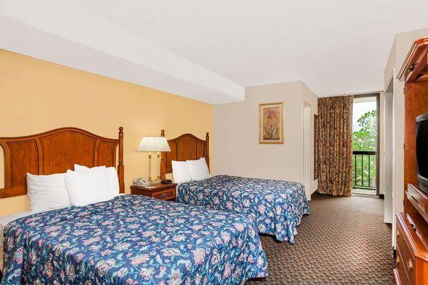 Days Inn & Suites By Wyndham SE Columbia FT Jackson