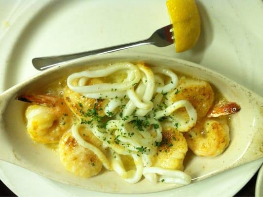 Hot Seafood Appetizer (Shrimp, Scallops and Calamari Scampi)