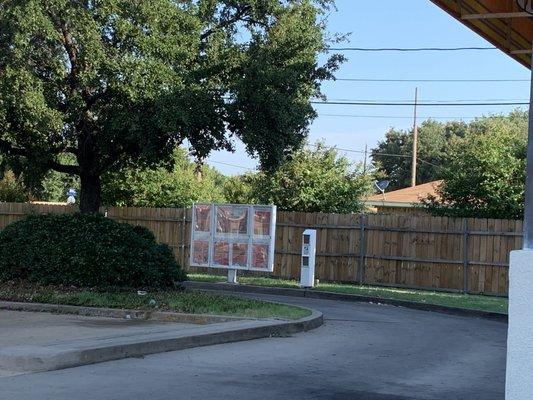 Drive thru for Little Caesars.