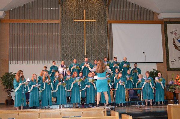 Rich musical program including choirs, bells and liturgical dance.