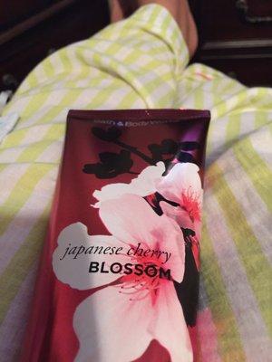 Japanese cherry blossom blossom  Ultra shea body cream.