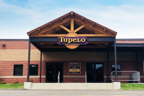 Outdoor view of Tupelo Music Hall entrance