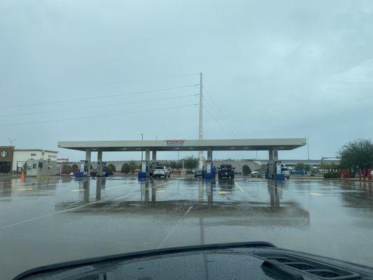 Lol no one wants Costco gas when it's raining in Lubbock, TX 10/10/2022