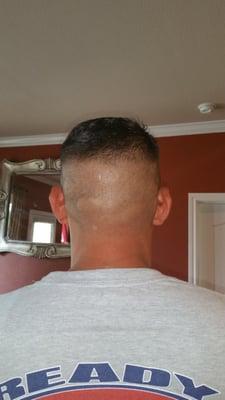 The attitude of the barber was terrible. I asked for a real clean fade. Judge for yourself!