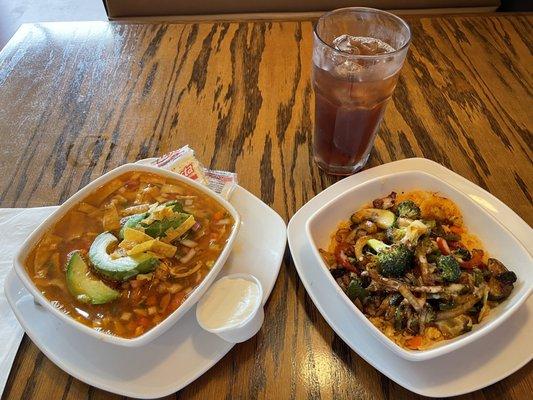 Azteca Soup, Pelusa (vegetable), and ice tea!